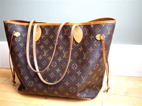 lv must have bags